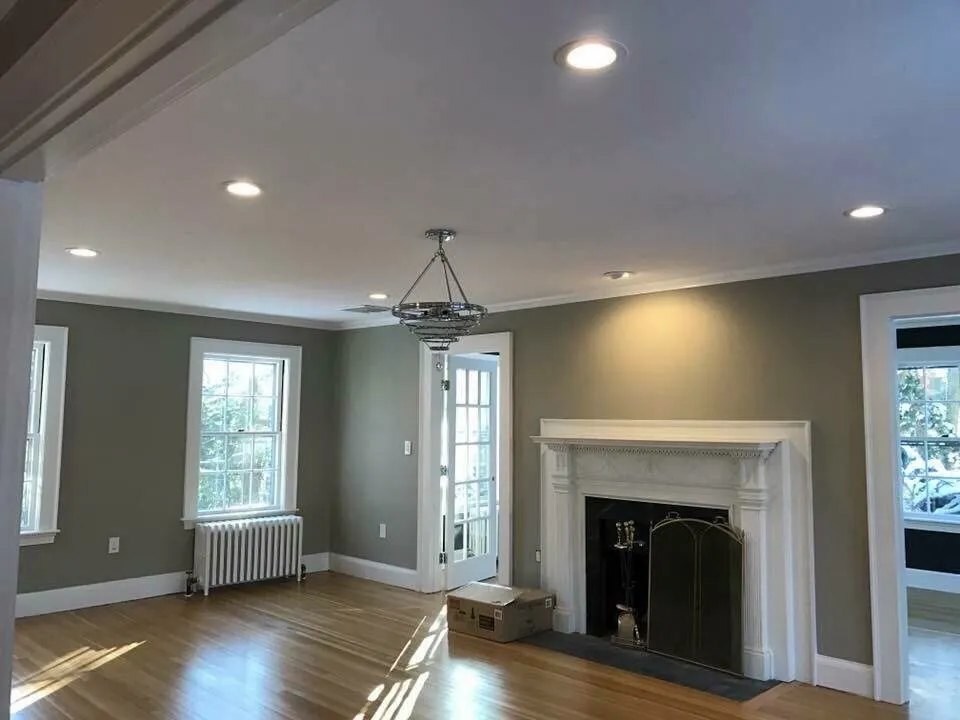 Slide of Moniz Electric