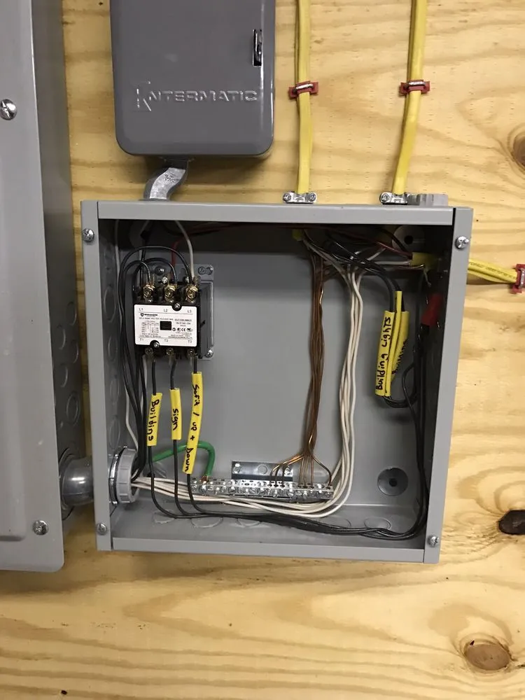 Slide of Moniz Electric