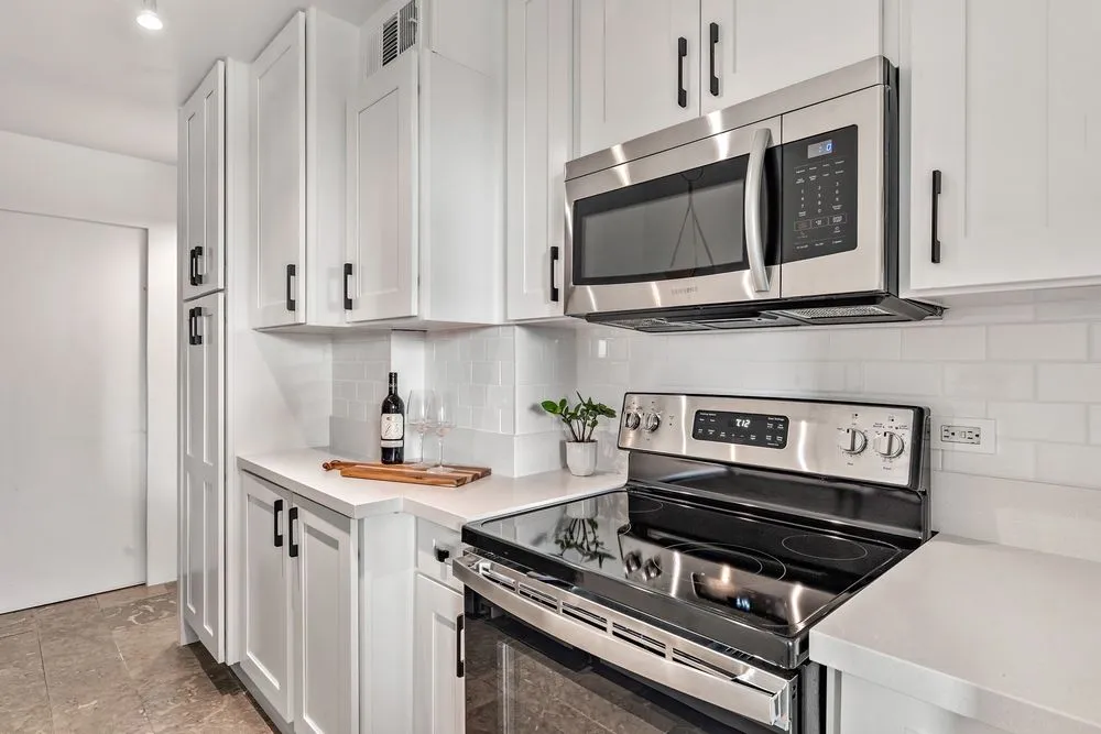 Slide of Moniz Maintenance Service