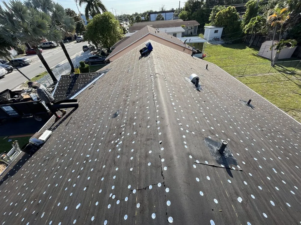 Slide of Montejo Multiservices