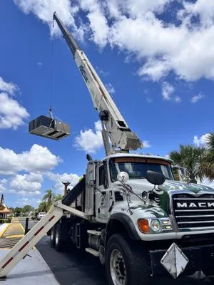 Montemar Investment Group Logo