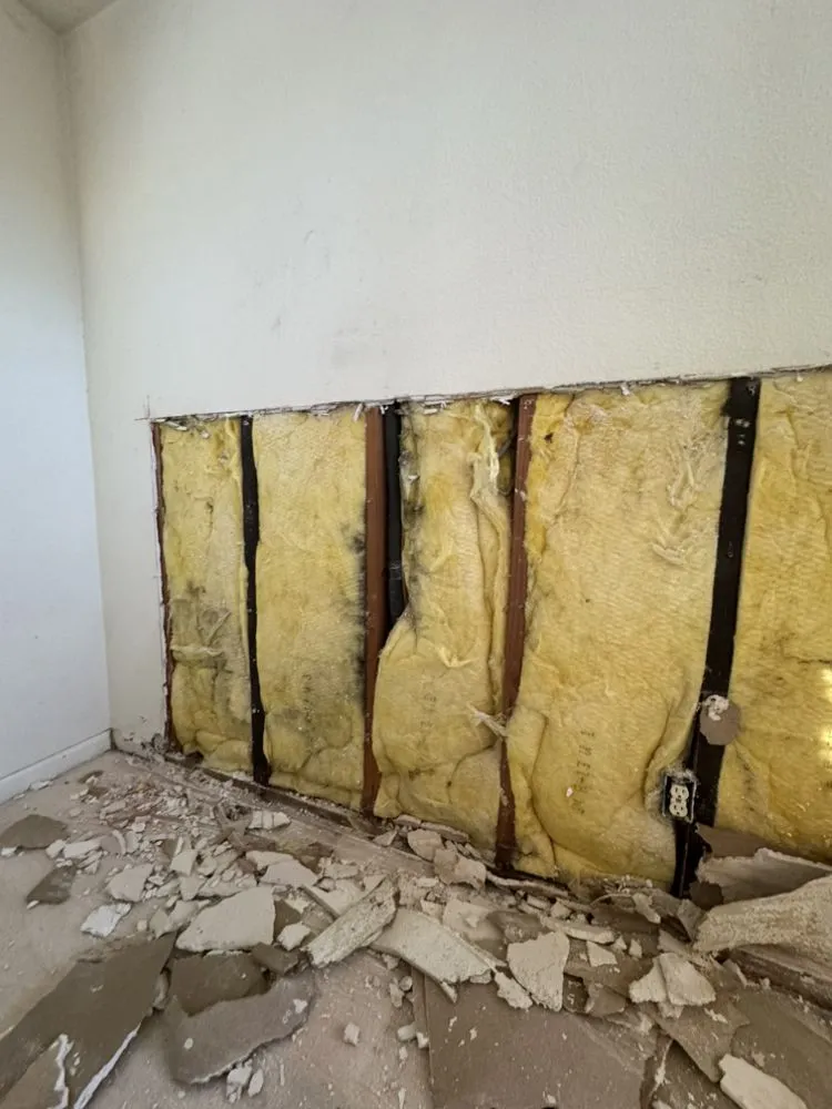 Slide of Montes Drywall Experts