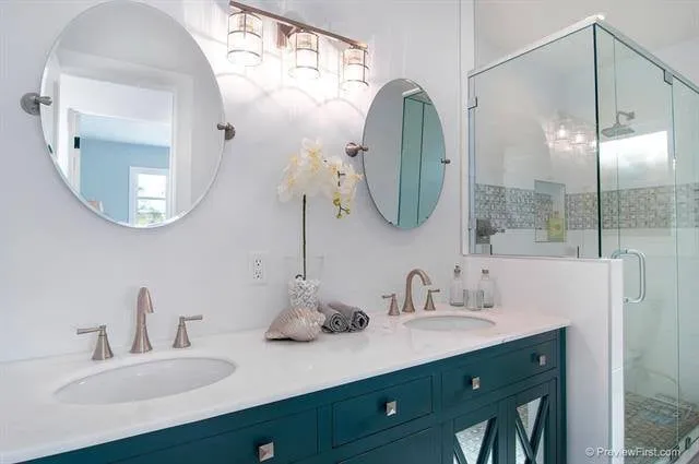 Slide of Montiel Electric