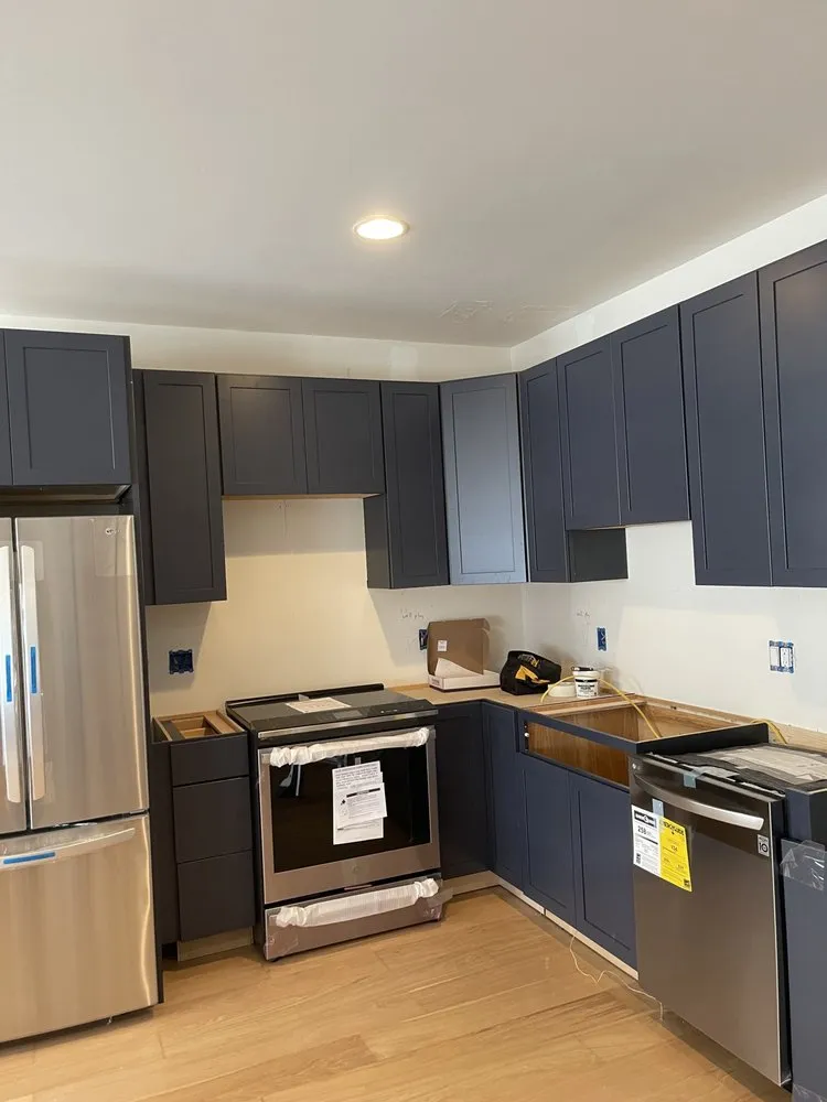 Certified electrician providing electrical repair in White plains, MD - Monumental Electric