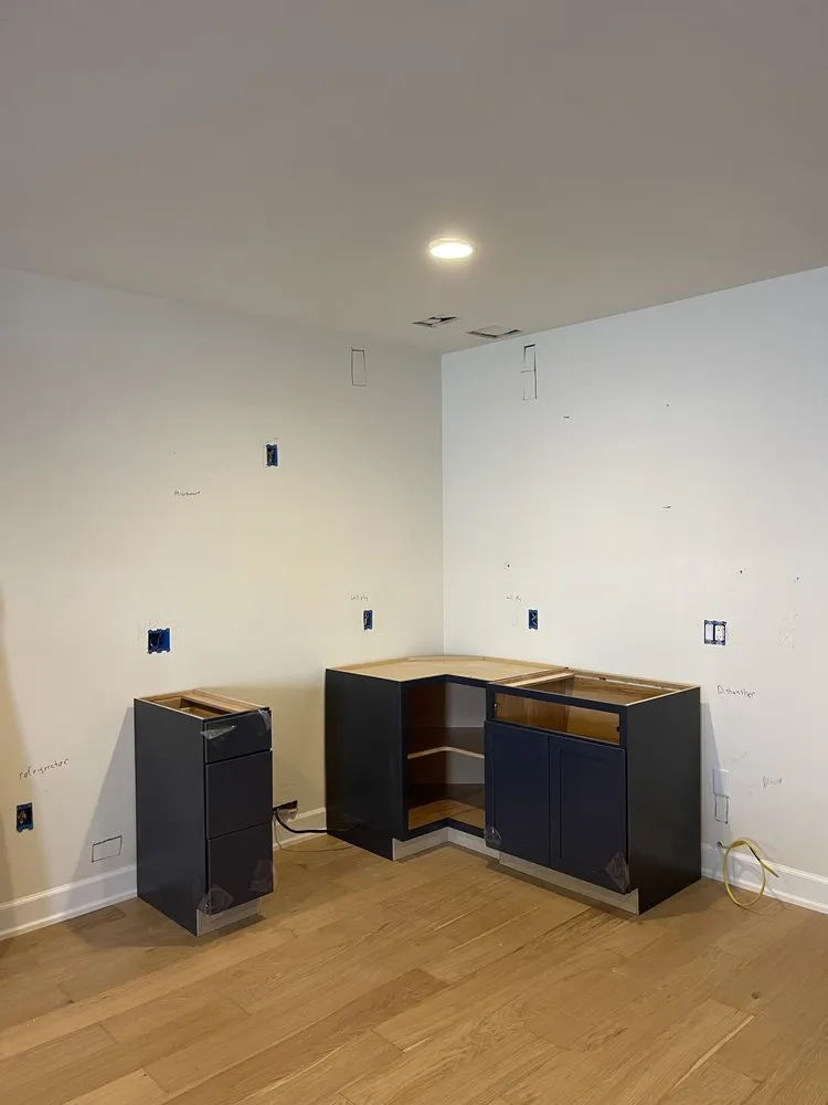 Affordable electrician providing emergency electrical service in White plains, MD - Monumental Electric