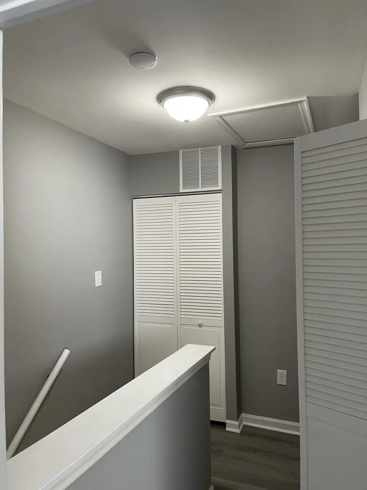 Licensed outlet and switch repair experts serving White plains, MD - Monumental Electric