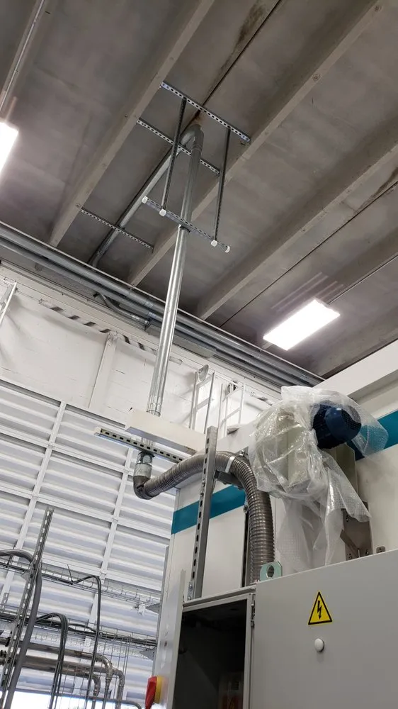 Reliable electrician providing electrical repair in , 