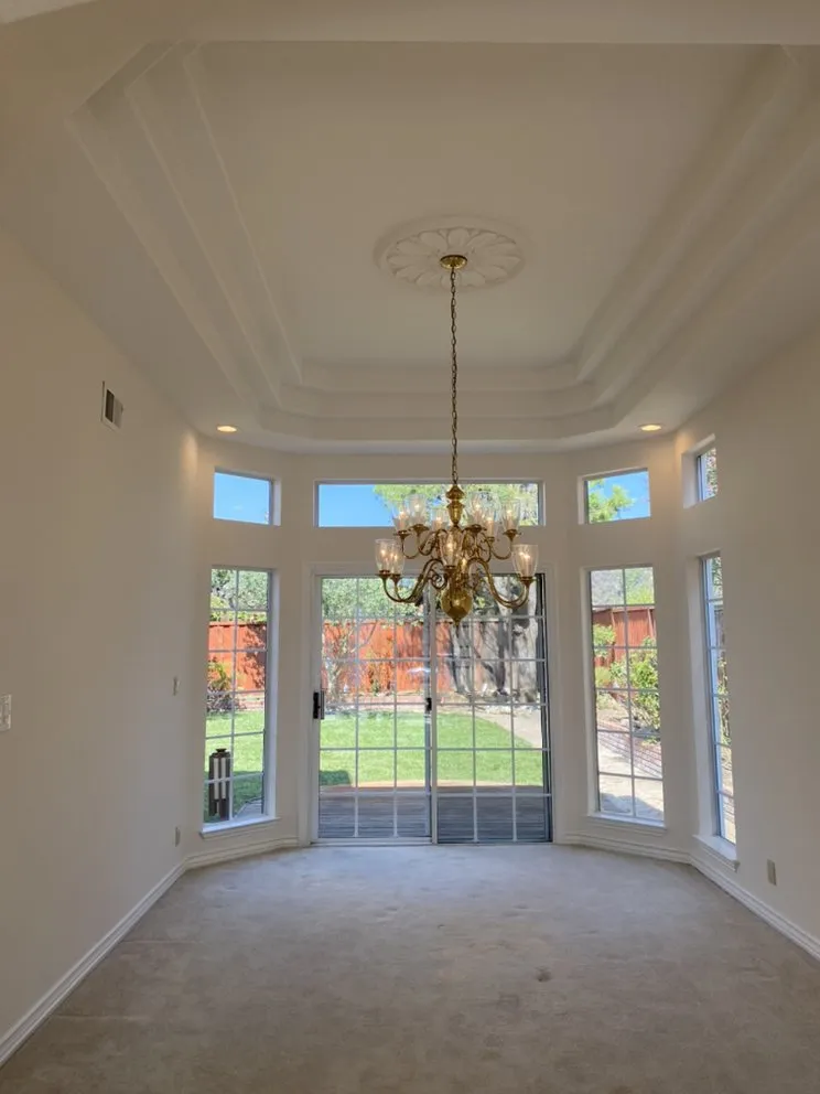 Slide of Mopia Electric