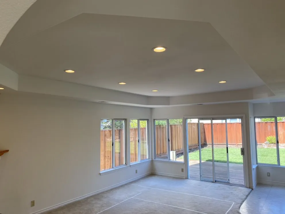 Slide of Mopia Electric