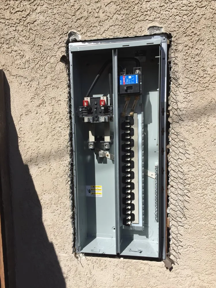 Slide of Mopia Electric