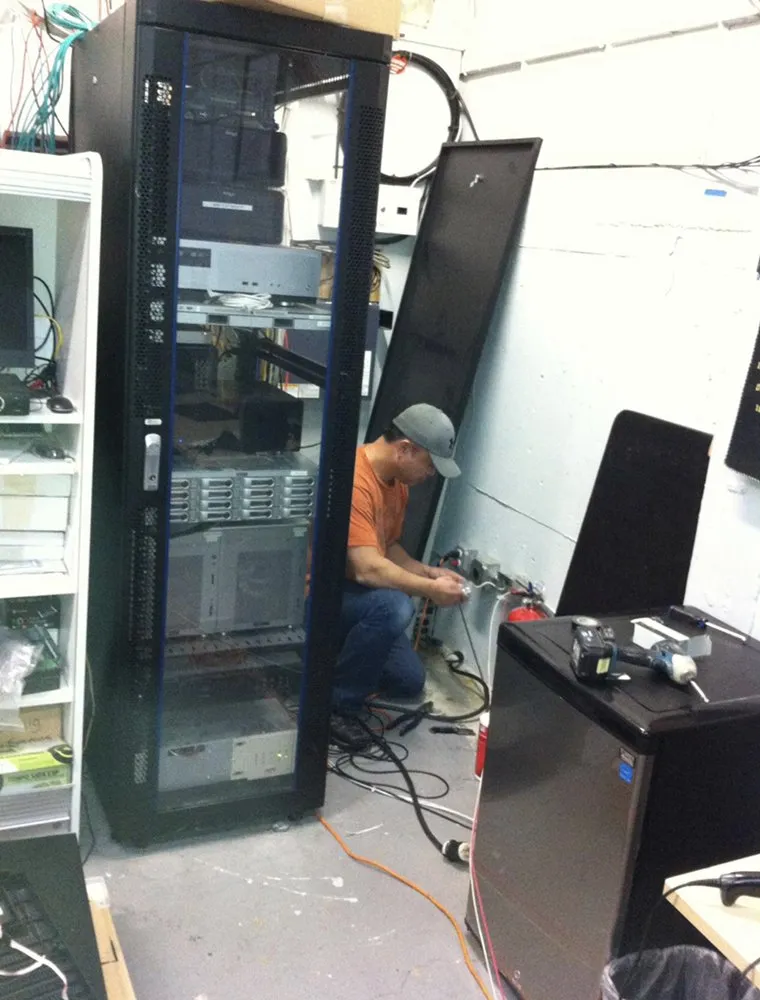 Slide of Mopia Electric