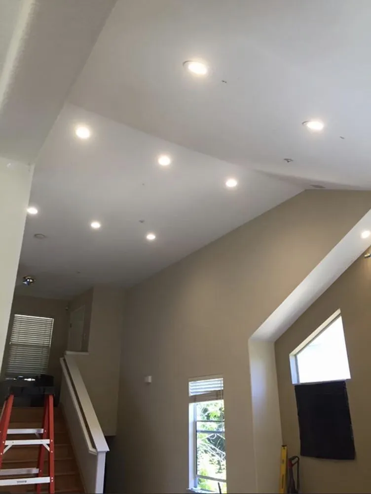 Slide of Mopia Electric