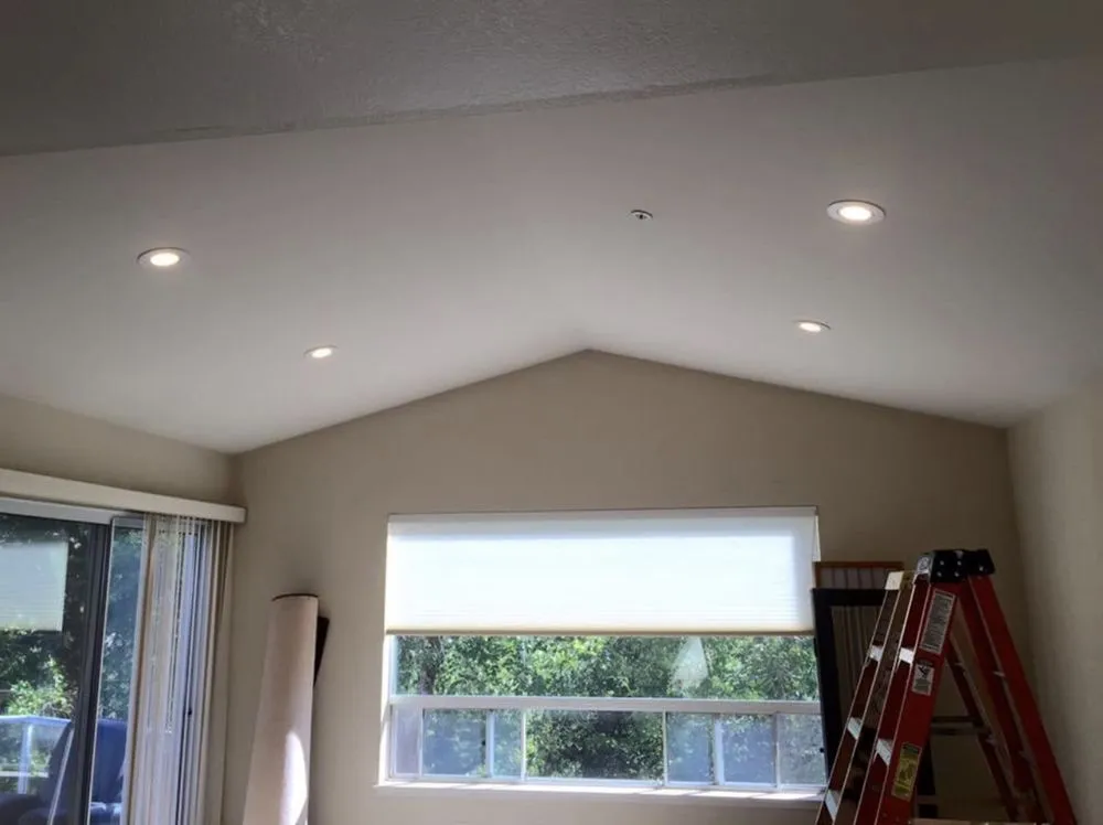 Slide of Mopia Electric