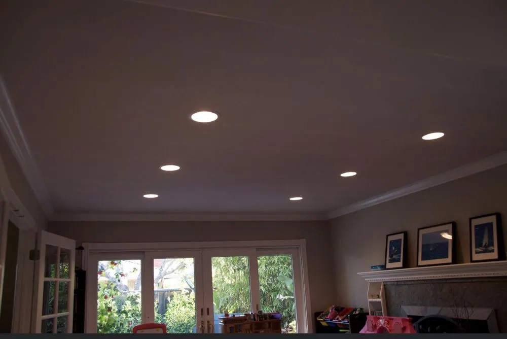 Slide of Mopia Electric