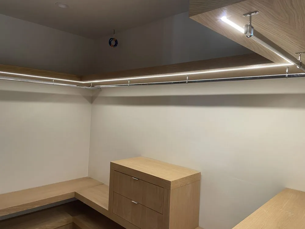 Licensed electrician providing emergency electrical service in Vannuys, CA - Moretski Electric
