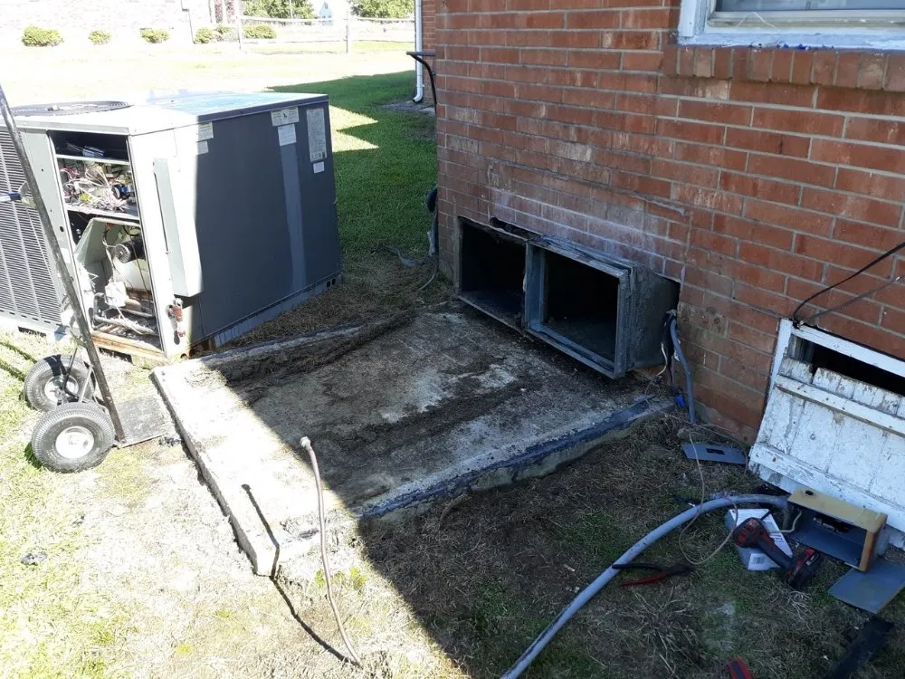 Emergency electrician providing circuit breaker repair in Fuquay-Varina, NC - Morris Residential Heating and Air