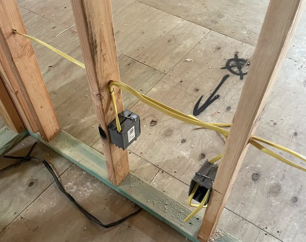 Emergency electrician providing emergency electrical service in Klein, TX - MOS ELECTRIC