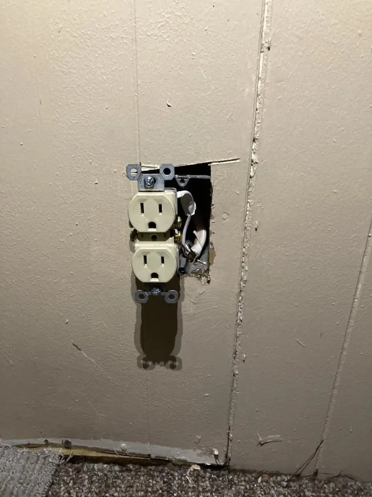 Reliable panel upgrade experts serving Webster, WI - Moses Tijerina’s Handyman Services