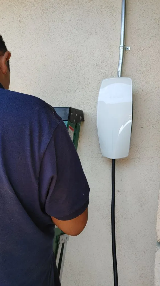 Slide of Moshe Yacoby