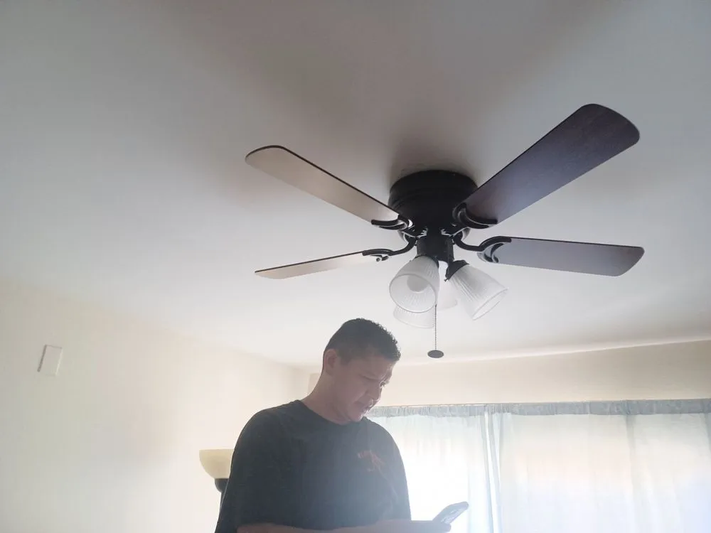 Slide of Moshe Yacoby