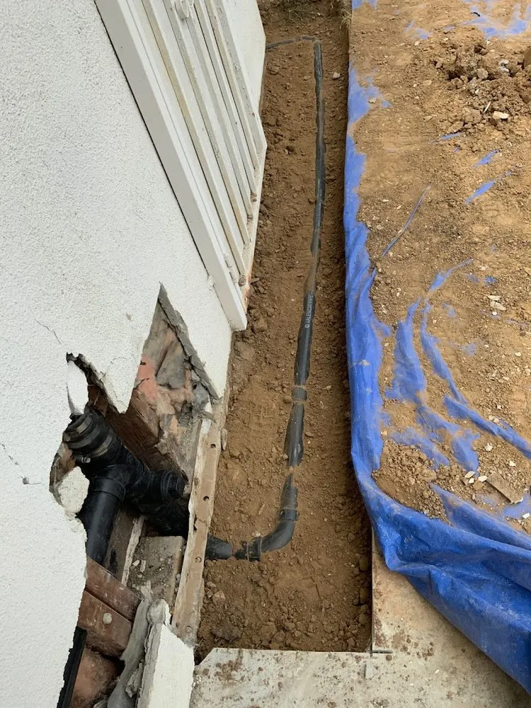 Licensed electrician providing lighting installation in , 