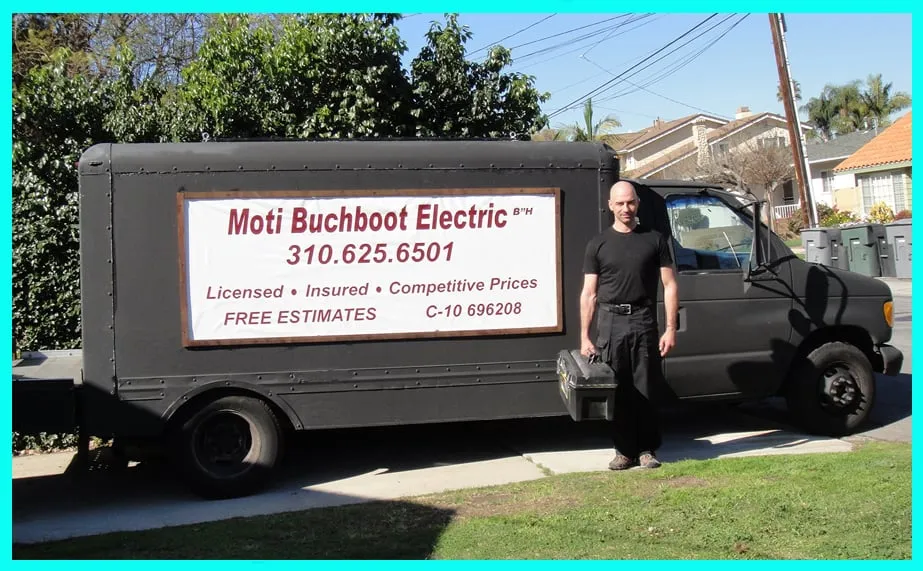 Slide of Moti Buchboot