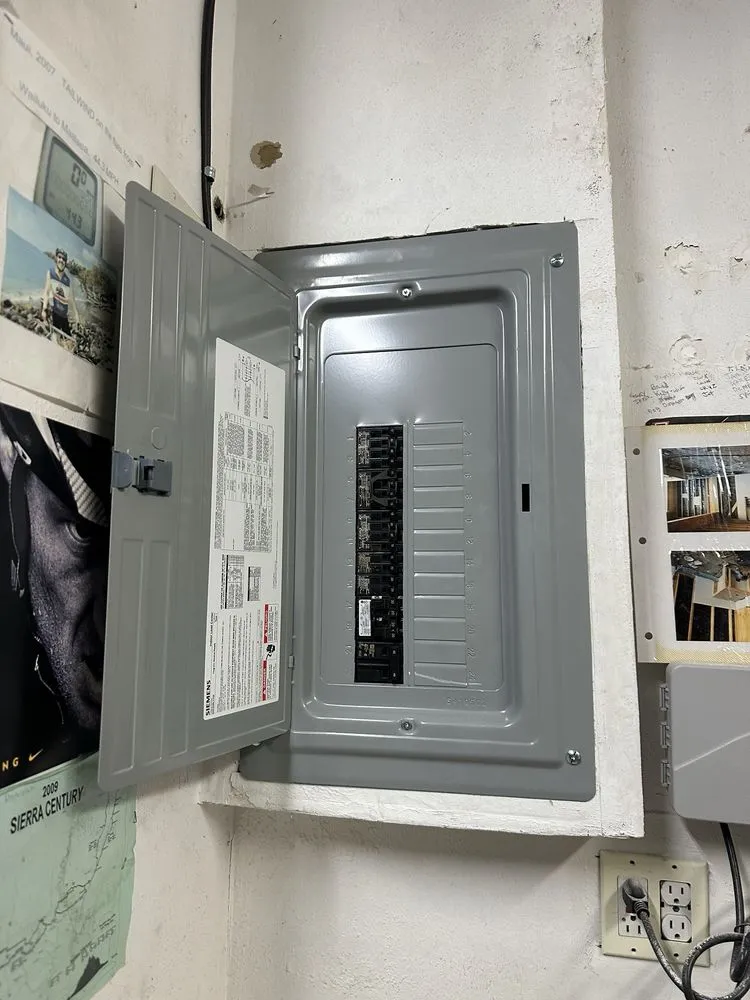 Trusted electrician providing electrical repair in , 