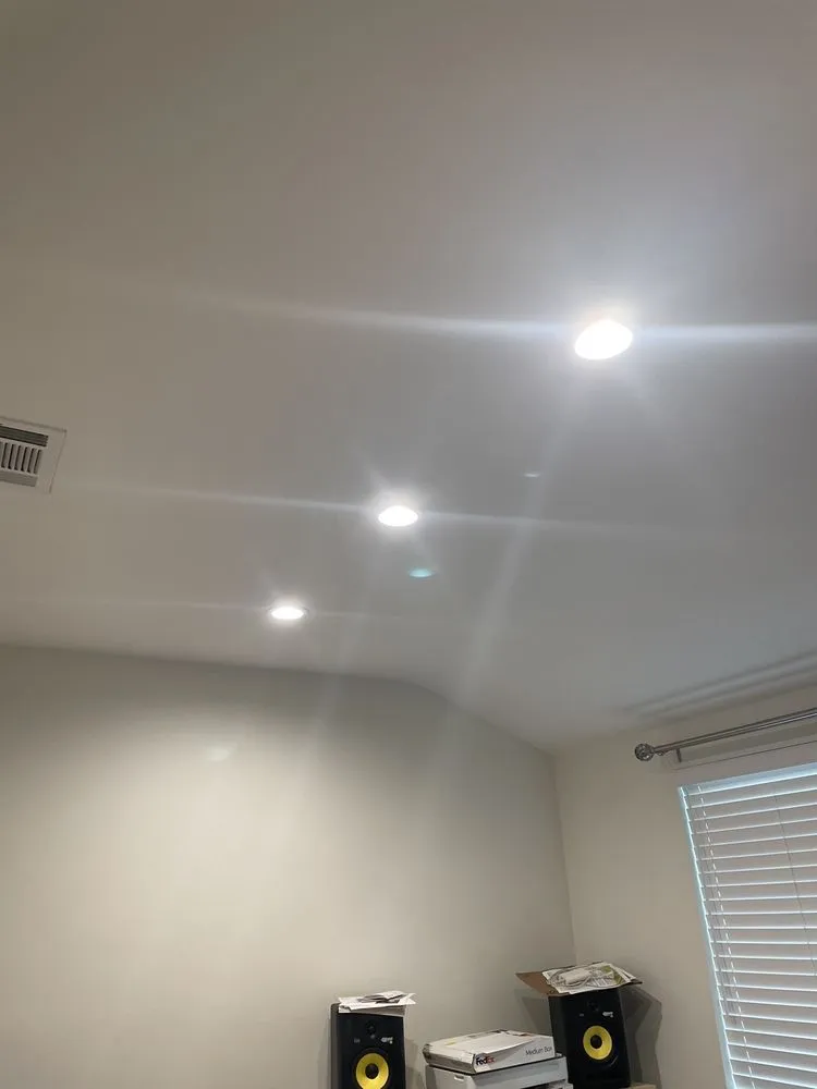 Licensed electrician providing outlet and switch repair in Tarzana, CA - MOV Electrical Services