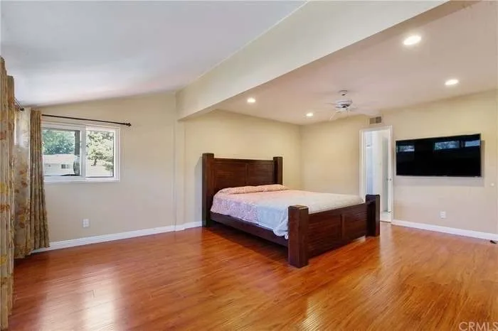 Licensed emergency electrical service in Tarzana, CA by MOV Electrical Services
