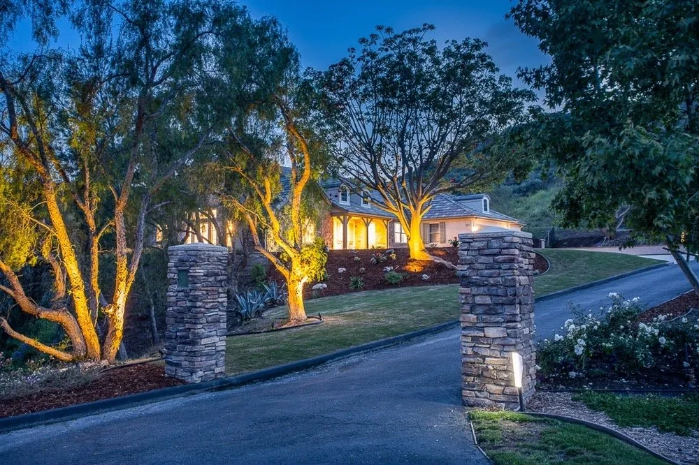 Expert emergency electrical service in Tarzana, CA by MOV Electrical Services