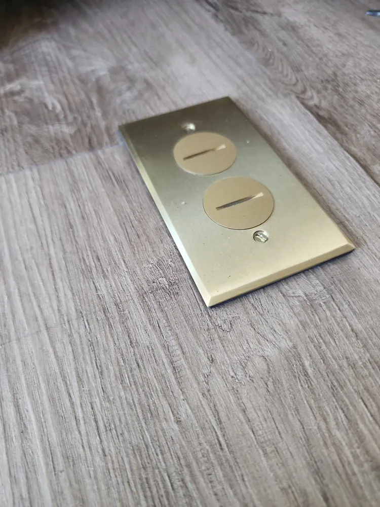 Slide of Mox Electric