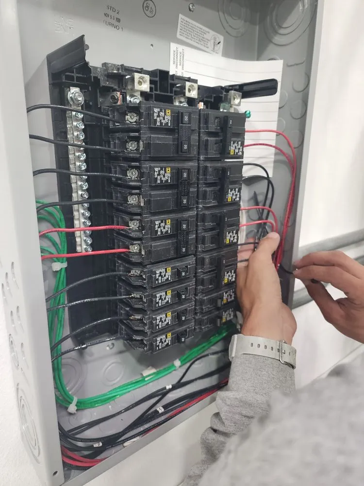 Slide of Mox Electric