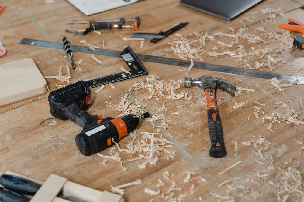 Professional emergency electrical service service in Puget Sound, WA - Moyenda Handyman Service