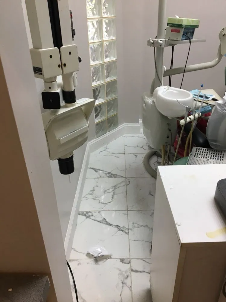 Reliable electrician providing emergency electrical service in , 