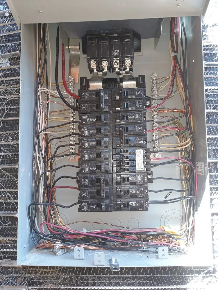Licensed wiring installation in City of Commerce, CA by Mr. Cheto’s Electric