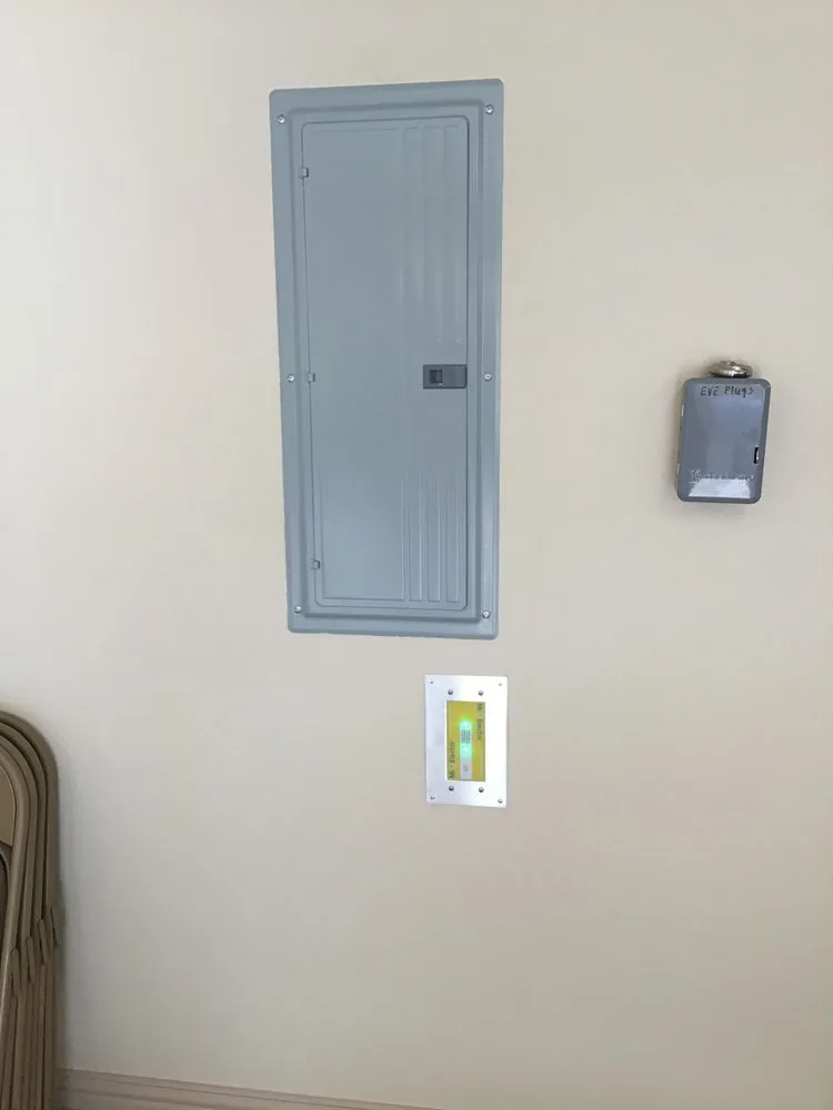 Slide of Mr. Electric of Arlington