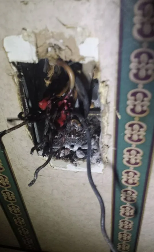 Licensed outlet and switch repair in ,  by Mr. Electric of Augusta