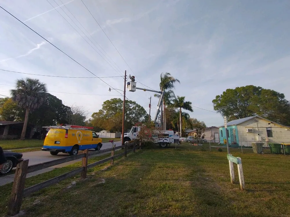 Slide of Mr. Electric of Bradenton