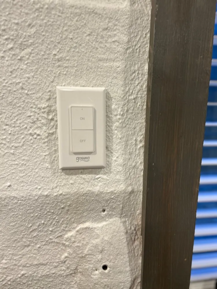 Emergency electrical service for homes in lighting installation,  by 