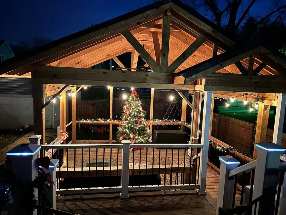 Emergency electrician providing electrical repair in , 