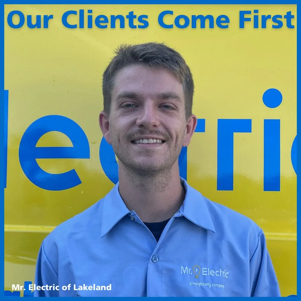 Affordable electrician providing electrical repair in , 