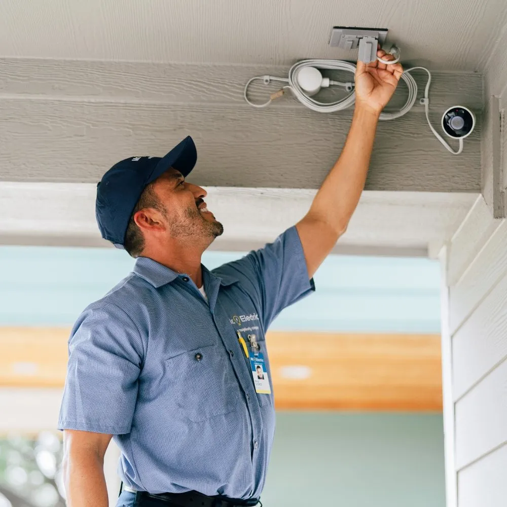 Slide of Mr. Electric of Lombard