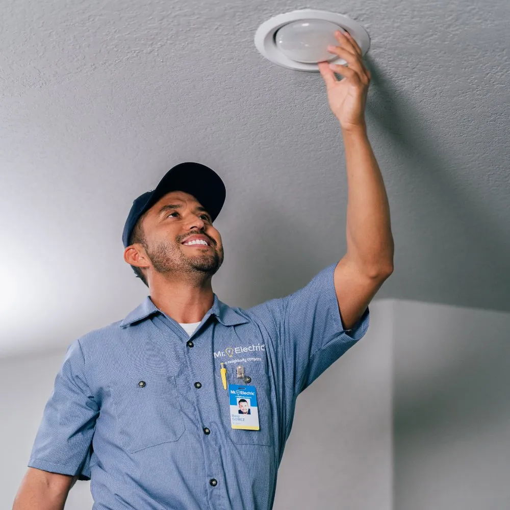 Slide of Mr. Electric of Lombard