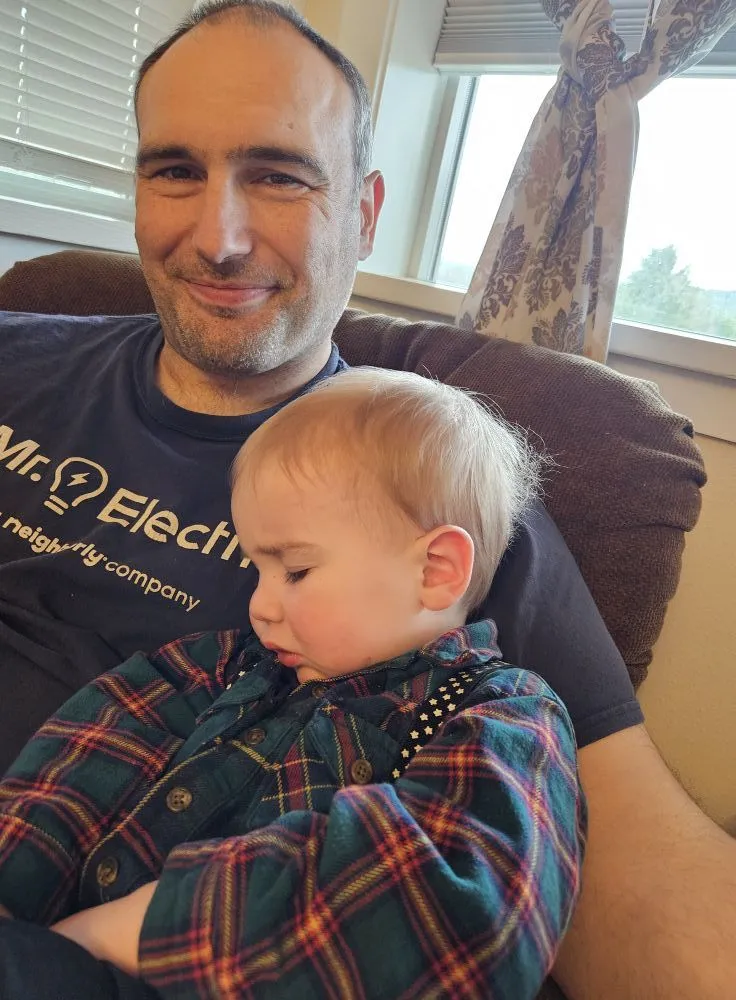 Licensed emergency electrical service experts serving ,  - Mr Electric of McMinnville