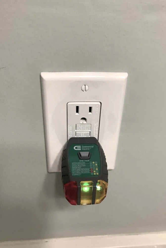 Certified electrician providing electrical repair in , 