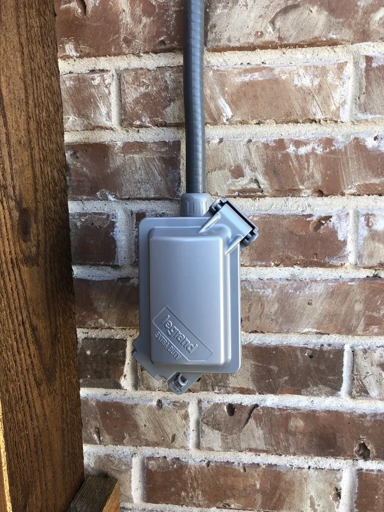 Expert outlet and switch repair experts serving ,  - Mr. Electric of Parker and Wise County