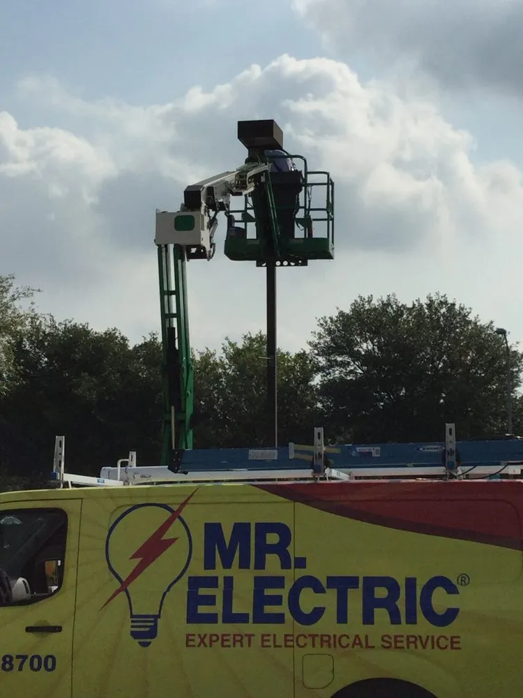 Licensed electrician providing wiring installation in , 