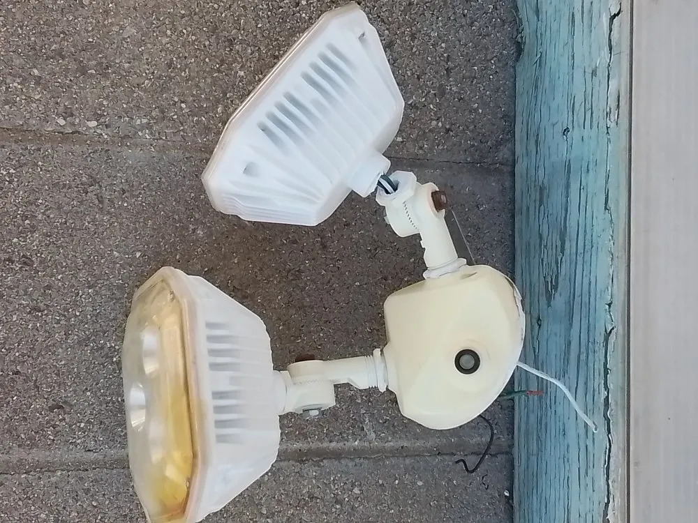 Professional electrician providing lighting installation in , 