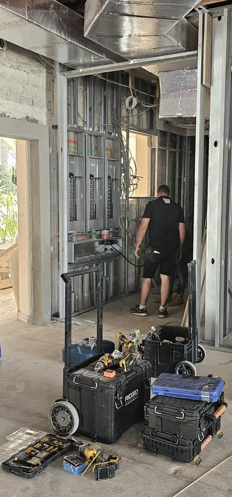 Slide of M&R Electrical & General Service