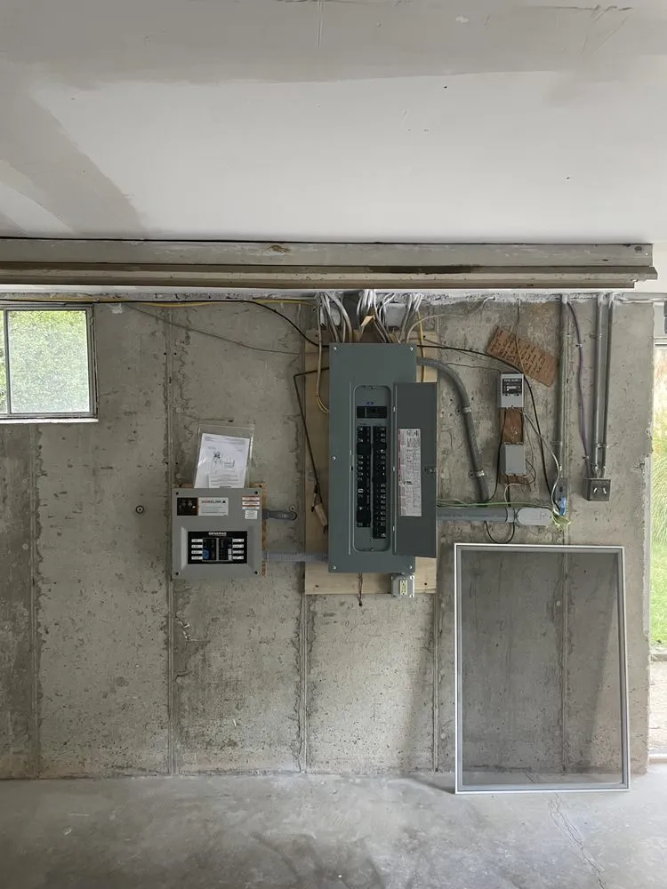 Slide of M&R Electrical & Remodeling